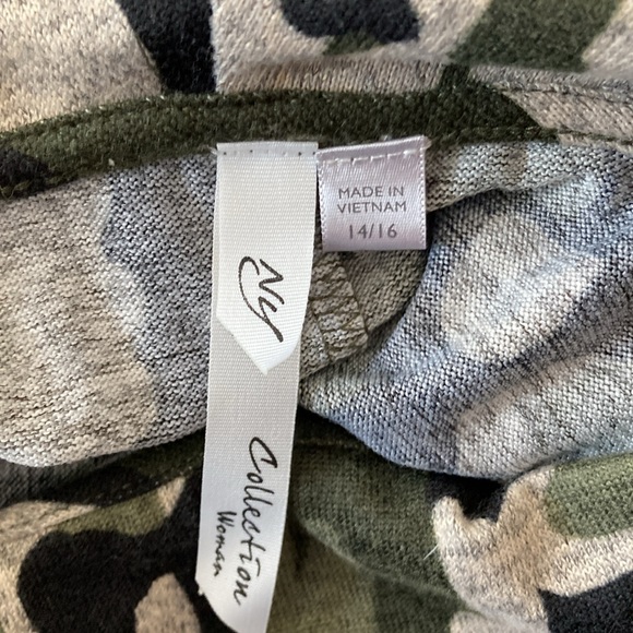 NY Collection, Woman Camo cowl Neck Knit Top. Size 14/16 - Picture 9 of 11